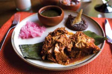  Cochinita Pibil: Smakowa Fiesta Z Meksykańskim Zwiewnym Pachnidłem!