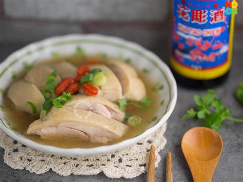  Drunken Chicken Z Shaoxing - Czy Ta Delikatna Kura Jest Kluczem do Szczęśliwego Życia?